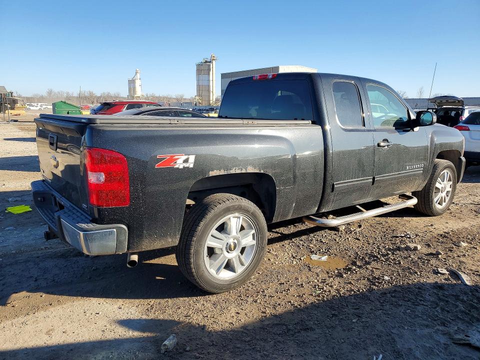 Photo 3 from auction – 2010 CHEVROLET SILVERADO with VIN 1GCSKTE35AZ182007