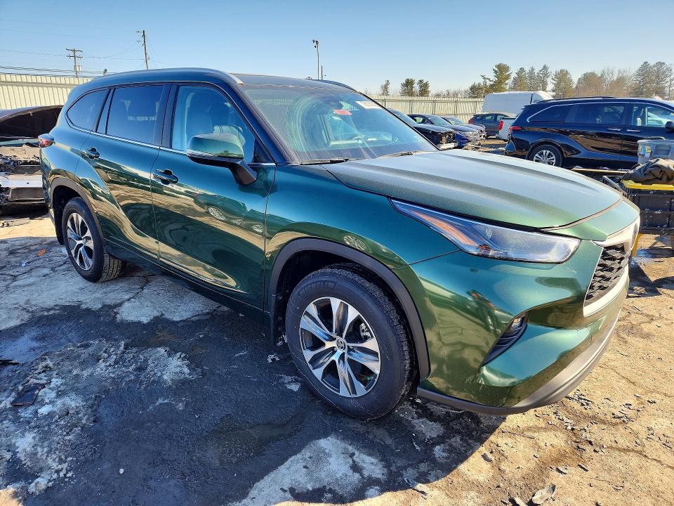 Photo 4 from auction – 2025 TOYOTA HIGHLANDER with VIN 5TDKDRBH3SS582664