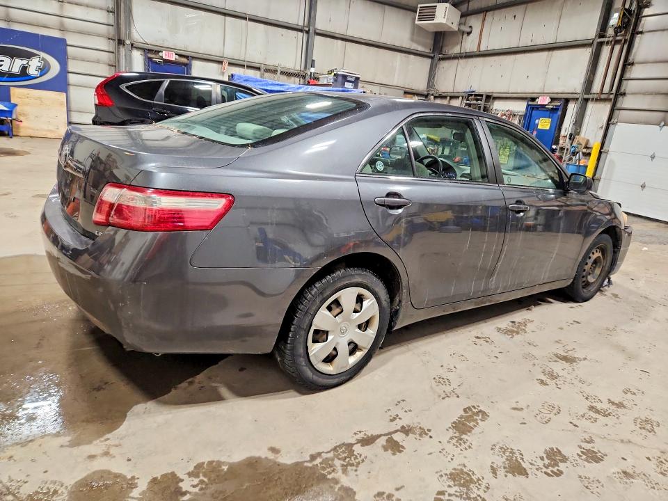 Photo 3 from auction – 2007 TOYOTA CAMRY with VIN 4T1BE46KX7U030972