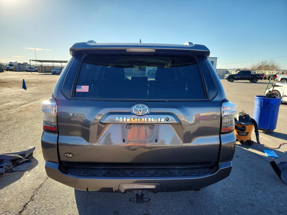 Photo 6 from auction – 2018 TOYOTA 4RUNNER with VIN JTEZU5JR3J5175509