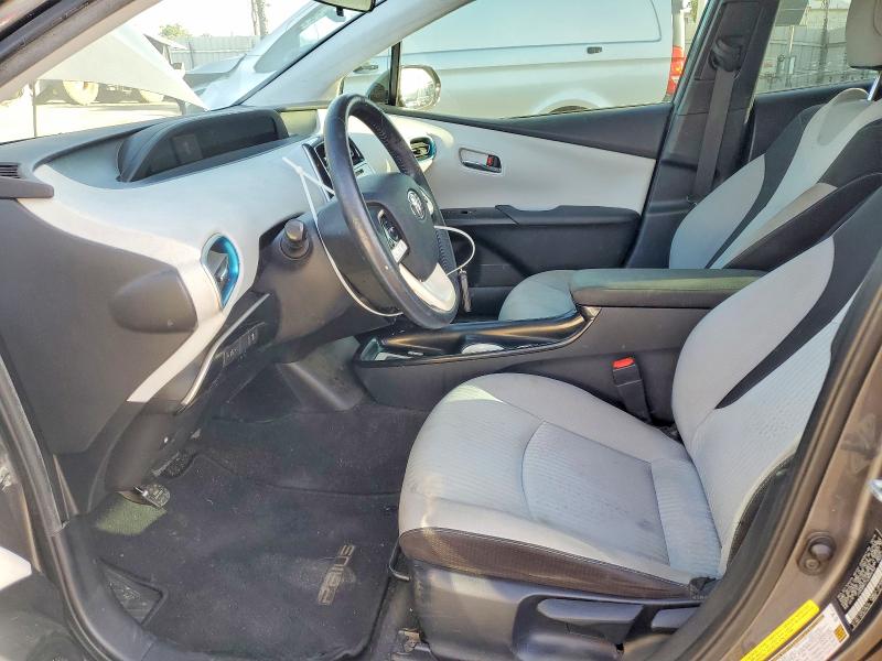 Photo 7 from auction – 2016 TOYOTA PRIUS with VIN JTDKARFU1G3509754