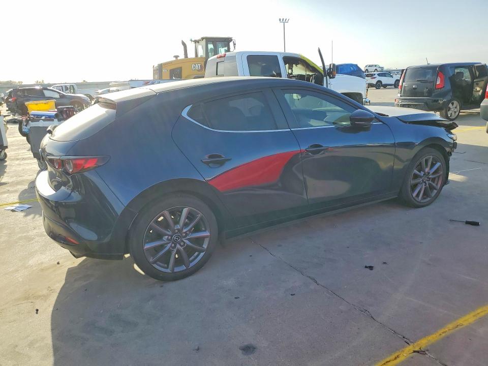 Photo 3 from auction – 2021 MAZDA 3 PREFERRE with VIN JM1BPALL5M1304196