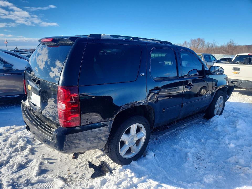 Photo 3 from auction – 2007 CHEVROLET TAHOE with VIN 1GNFK13047R185625