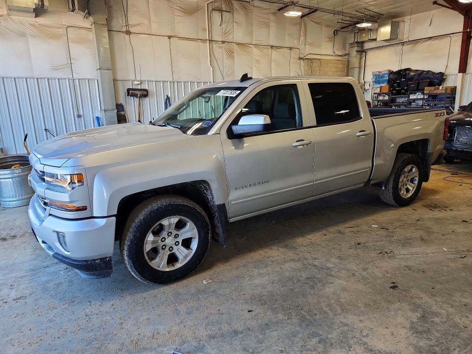 CHEVROLET SILVERADO 2018 with VIN 3GCUKREC2JG226878 - Photo from auction