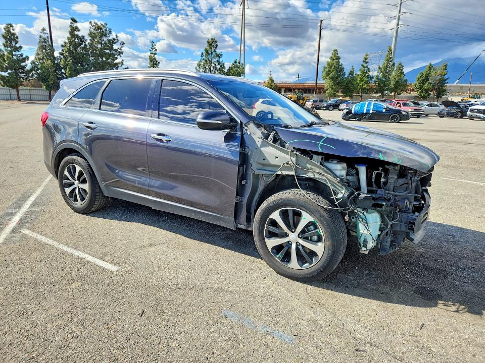 Photo 4 from auction – 2017 KIA SORENTO with VIN 5XYPH4A17HG188687