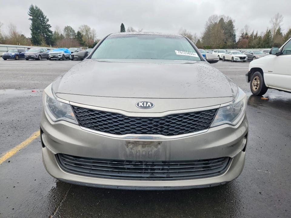 Photo 5 from auction – 2017 KIA OPTIMA with VIN 5XXGT4L32HG149345