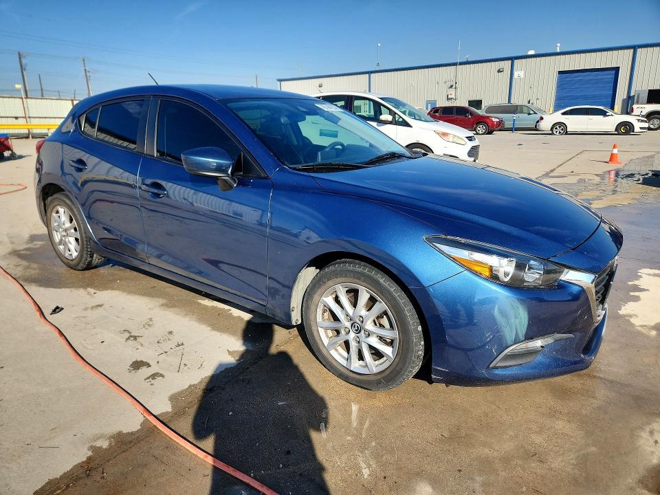 Photo 4 from auction – 2018 MAZDA 3 with VIN 3MZBN1K71JM265922
