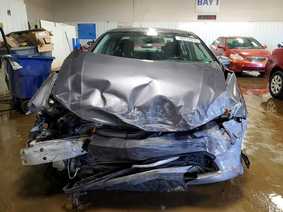 Photo 5 from auction – 2015 HONDA CIVIC with VIN 19XFB2F70FE278465