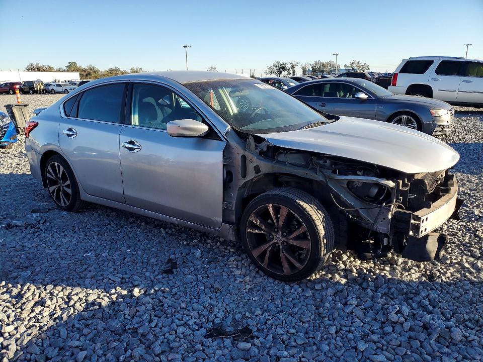 Photo 4 from auction – 2017 NISSAN ALTIMA with VIN 1N4AL3AP6HC247175