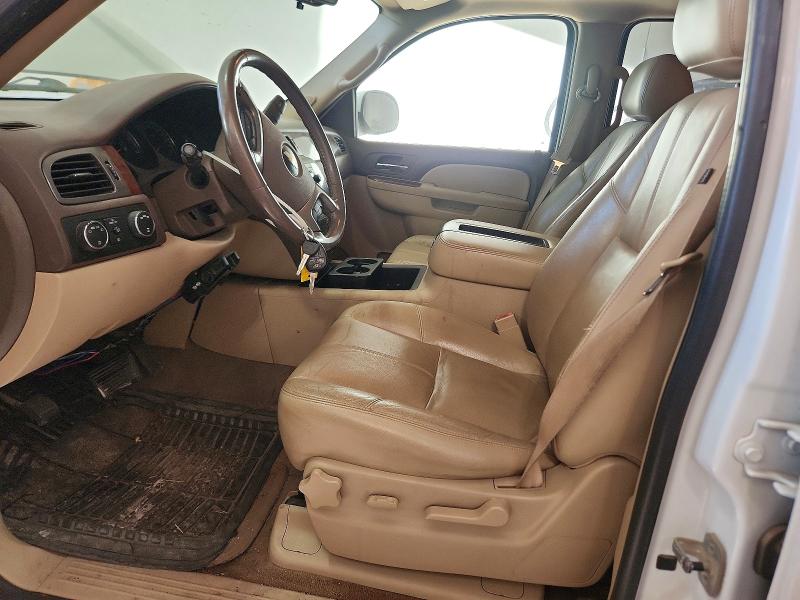 Photo 7 from auction – 2010 CHEVROLET TAHOE with VIN 1GNUKBE07AR102481