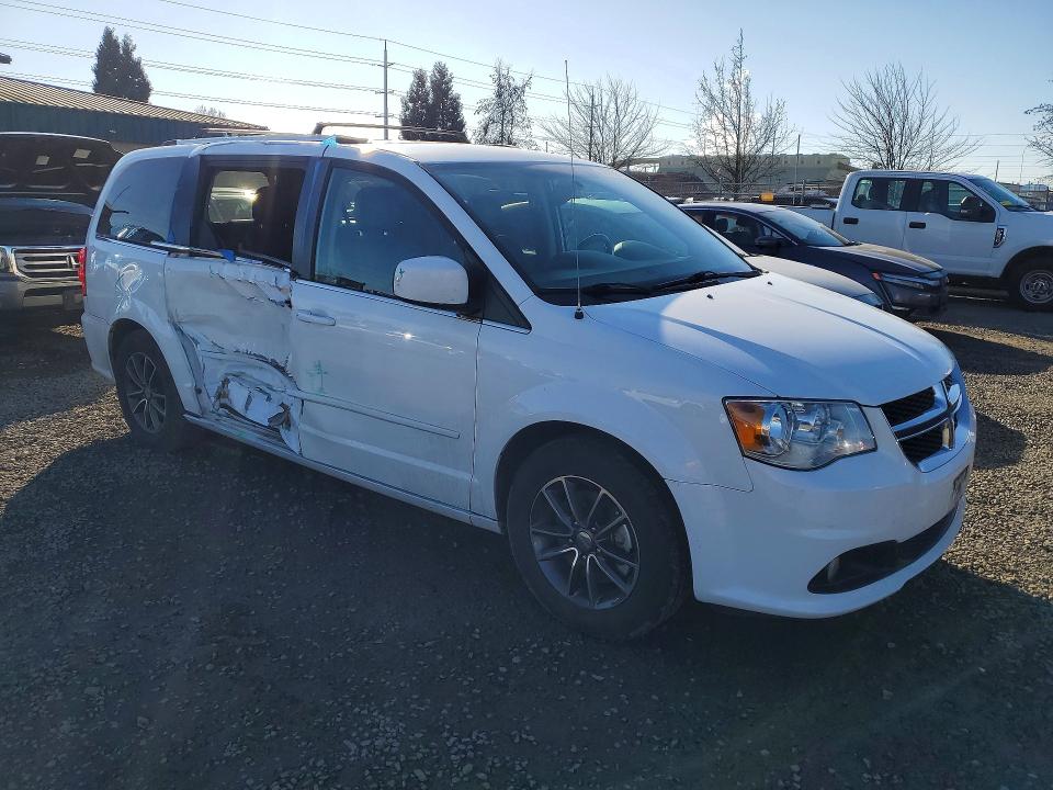Photo 4 from auction – 2017 DODGE GRAND CARA with VIN 2C4RDGCG0HR817676