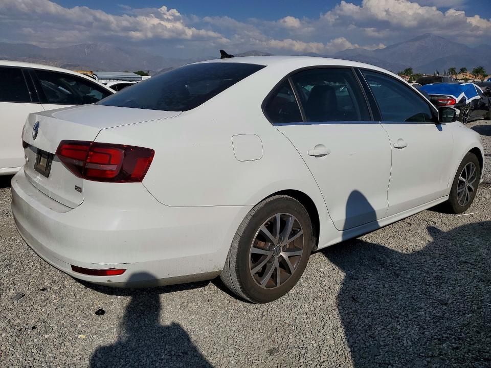 Photo 3 from auction – 2018 VOLKSWAGEN JETTA with VIN 3VWDB7AJ4JM226906