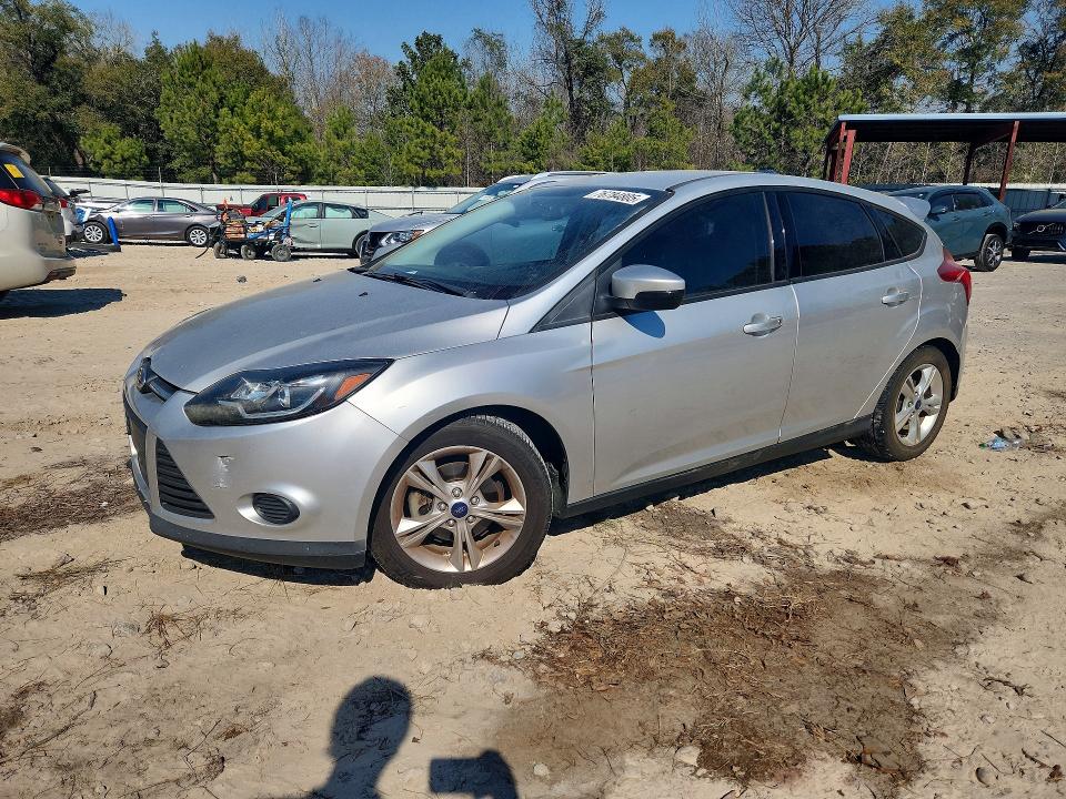 FORD FOCUS 2014 with VIN 1FADP3K2XEL305417 - Photo from auction