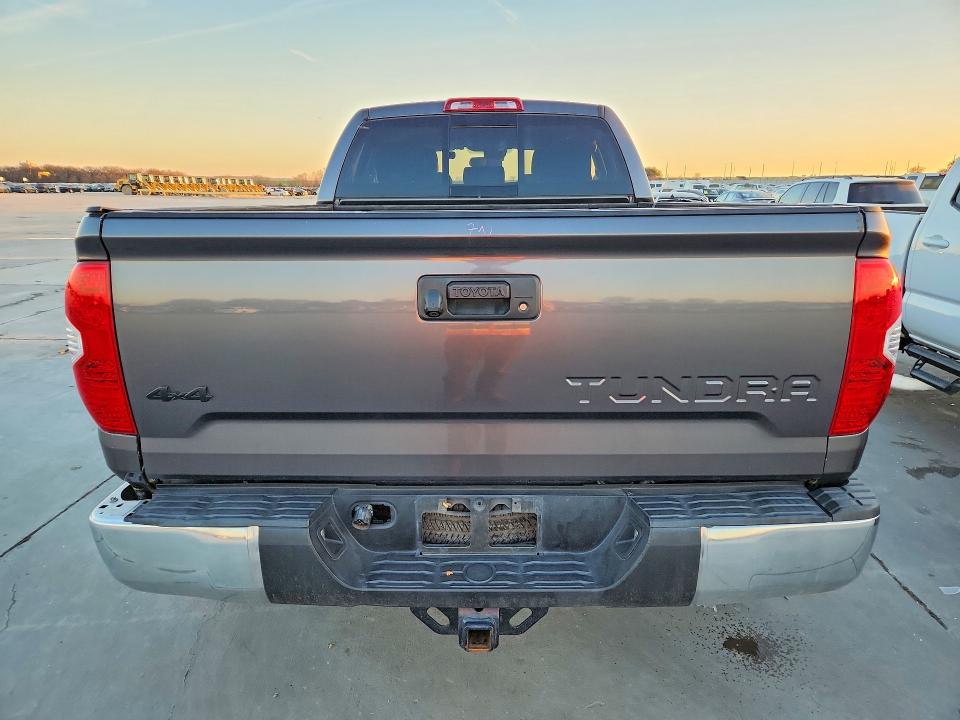 Photo 6 from auction – 2019 TOYOTA TUNDRA with VIN 5TFUW5F12KX777500
