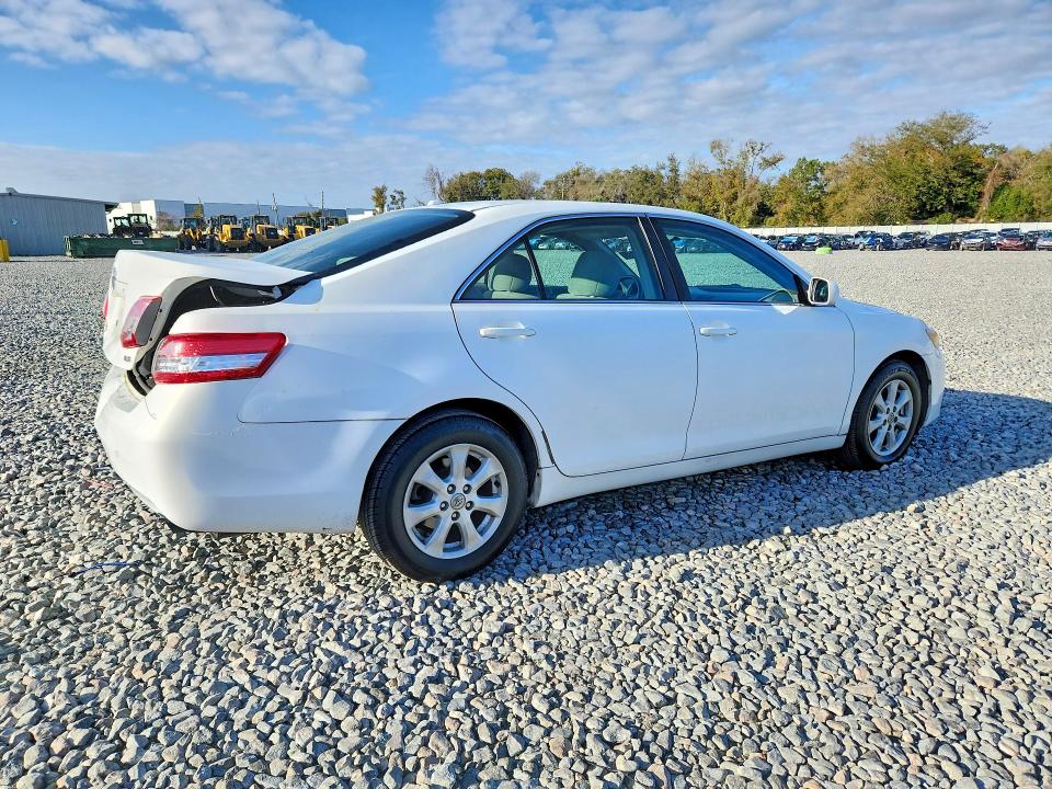 Photo 3 from auction – 2011 TOYOTA CAMRY with VIN 4T1BF3EK7BU584505