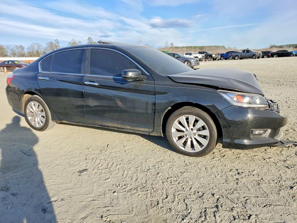Photo 4 from auction – 2014 HONDA ACCORD with VIN 1HGCR2F71EA007433