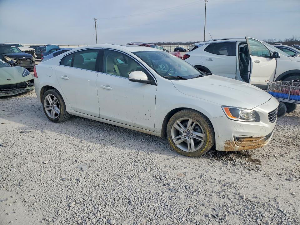 Photo 4 from auction – 2015 VOLVO S60 with VIN YV140MFM2F1344879