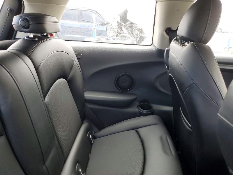 Photo 10 from auction – 2016 MINI COOPER with VIN WMWXP5C51G3B77292