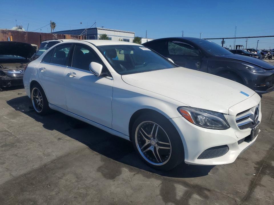 Photo 4 from auction – 2015 MERCEDES-BENZ C 300 with VIN 55SWF4JB6FU048417