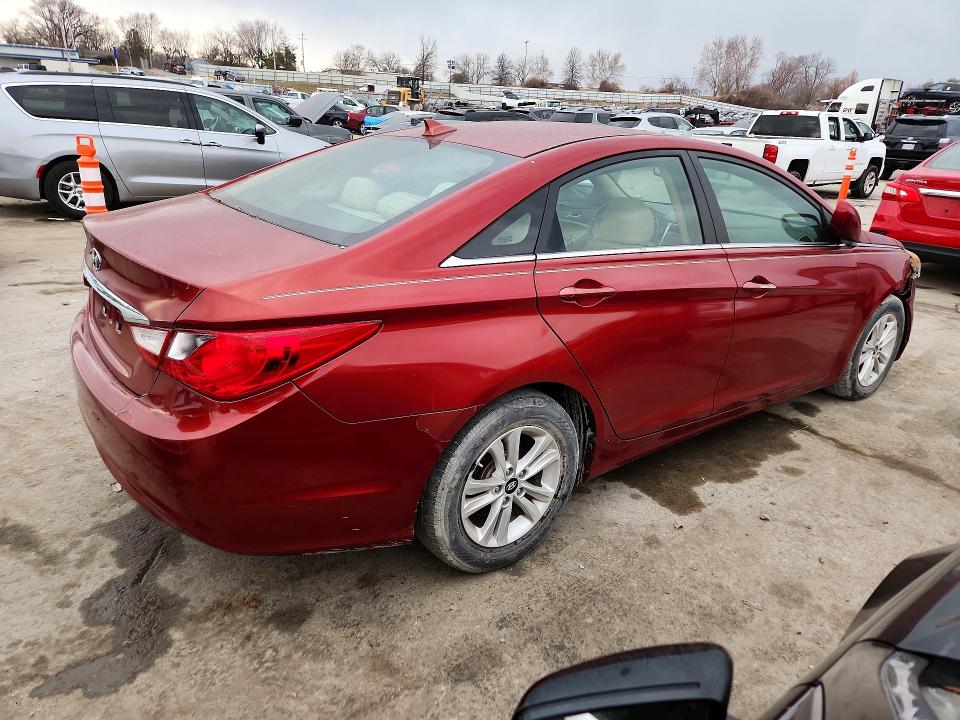 Photo 3 from auction – 2013 HYUNDAI SONATA with VIN 5NPEB4AC6DH679409