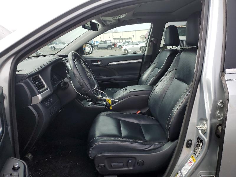 Photo 7 from auction – 2017 TOYOTA HIGHLANDER with VIN 5TDJZRFH3HS461763