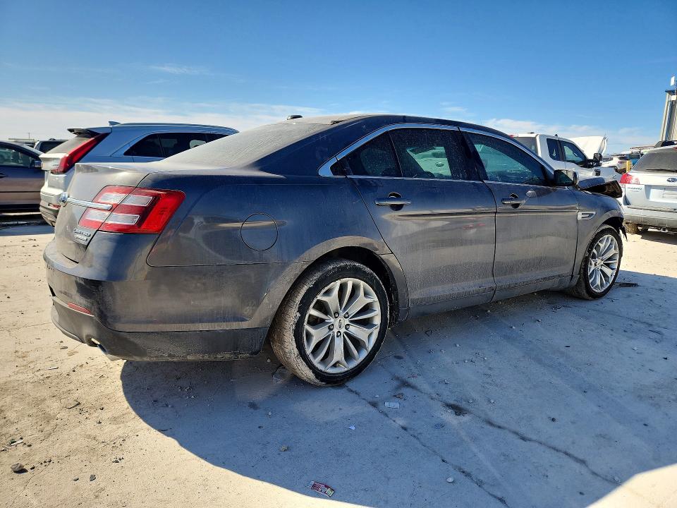 Photo 3 from auction – 2015 FORD TAURUS with VIN 1FAHP2F86FG104697
