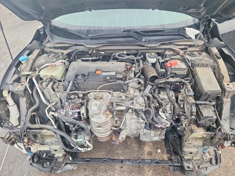 Photo 11 from auction – 2018 HONDA CIVIC with VIN 2HGFC2F58JH594982