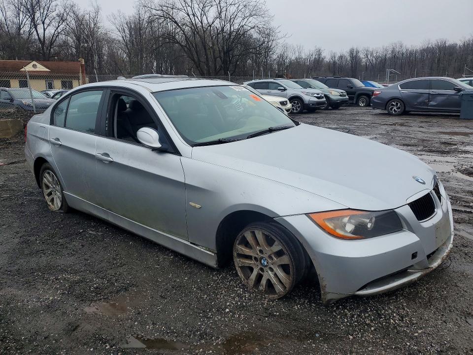 Photo 4 from auction – 2006 BMW 325 with VIN WBAVB13576KX42841