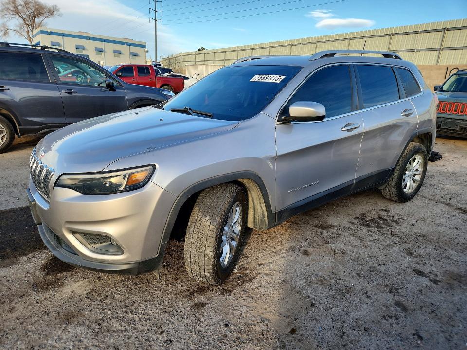 JEEP CHEROKEE 2019 with VIN 1C4PJLCB2KD416332 - Photo from auction