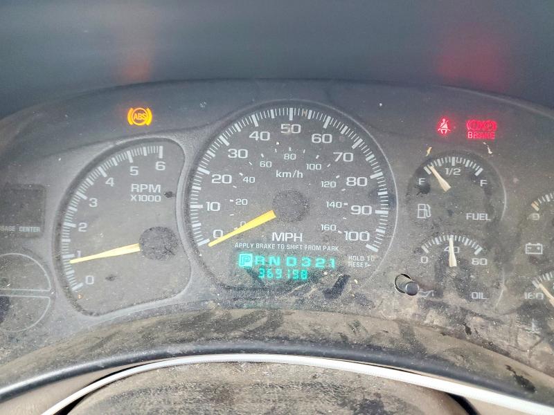 Photo 9 from auction – 2001 CHEVROLET SILVERADO with VIN 2GCEC19TX11141471