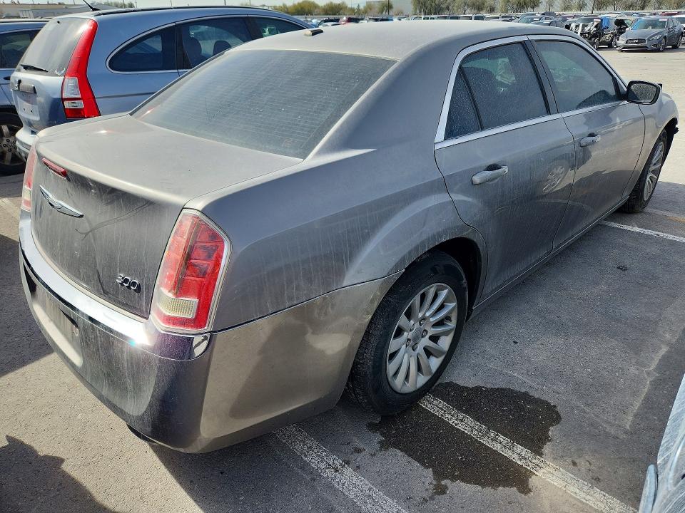 Photo 3 from auction – 2014 CHRYSLER 300 with VIN 2C3CCAAG2EH262941