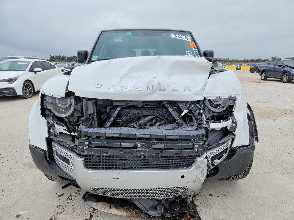Photo 5 from auction – 2024 LAND ROVER DEFENDER with VIN SALEJFEU0R2275797
