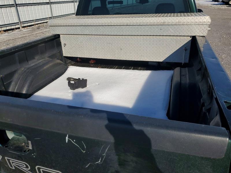 Photo 10 from auction – 2005 CHEVROLET SILVERADO with VIN 1GCEC14X95Z127732