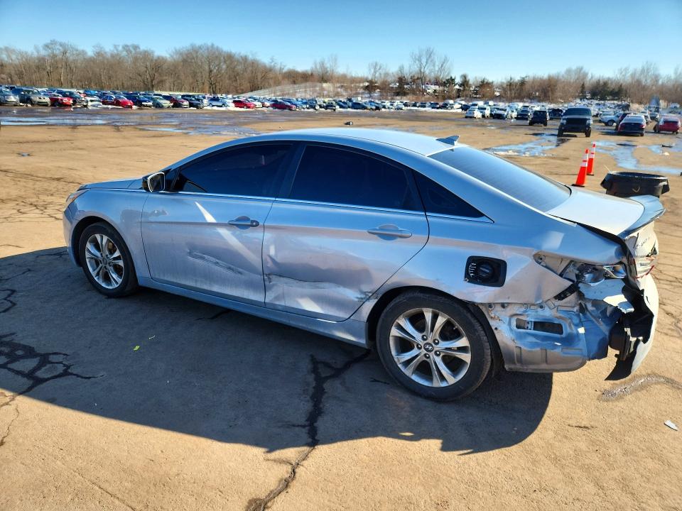 Photo 2 from auction – 2012 HYUNDAI SONATA with VIN 5NPEB4AC3CH409987