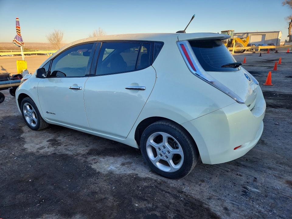 Photo 2 from auction – 2011 NISSAN LEAF with VIN JN1AZ0CP3BT003658