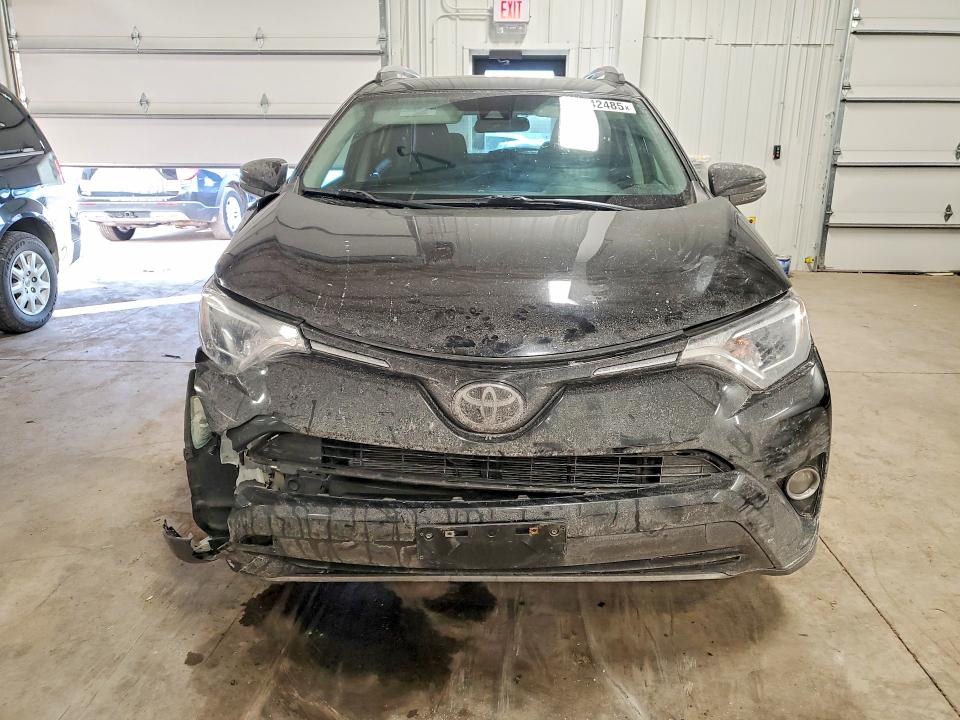 Photo 5 from auction – 2018 TOYOTA RAV4 ADVEN with VIN 2T3RFREV1JW824472