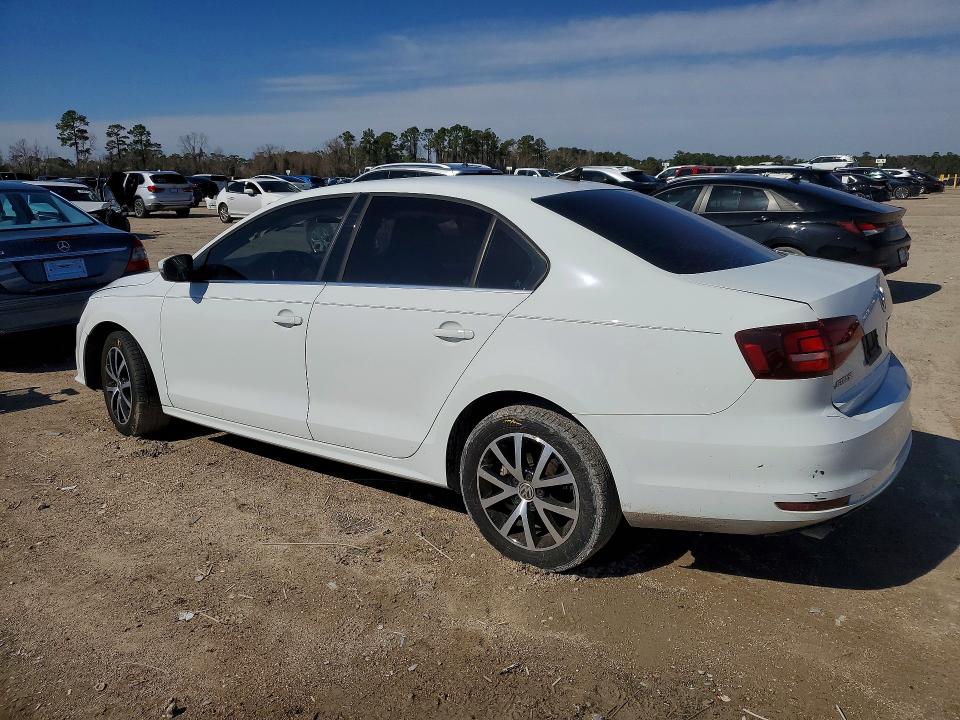 Photo 2 from auction – 2017 VOLKSWAGEN JETTA with VIN 3VWDB7AJ1HM364803