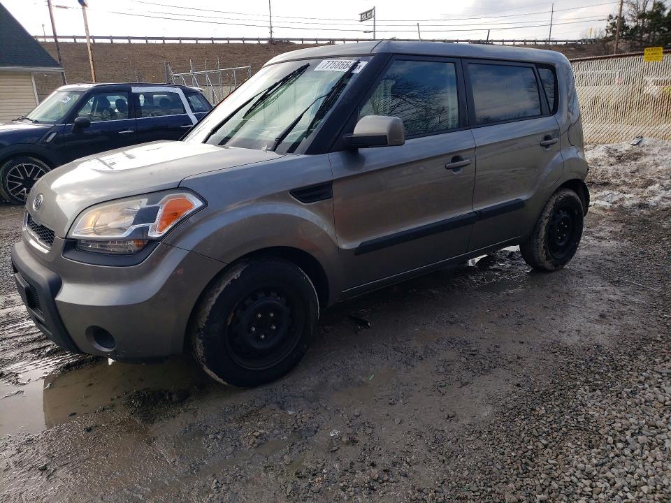 KIA SOUL + 2011 مع رقم تعريف المركبة KNDJT2A24B7248835 - صورة من المزاد