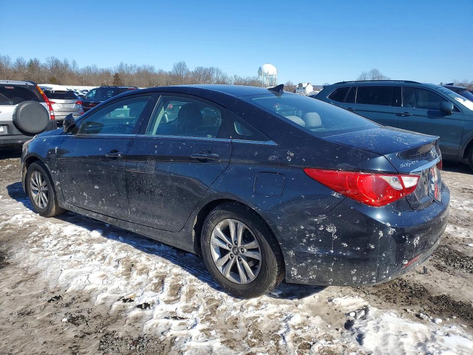 Photo 2 from auction – 2011 HYUNDAI SONATA with VIN 5NPEB4AC1BH245413