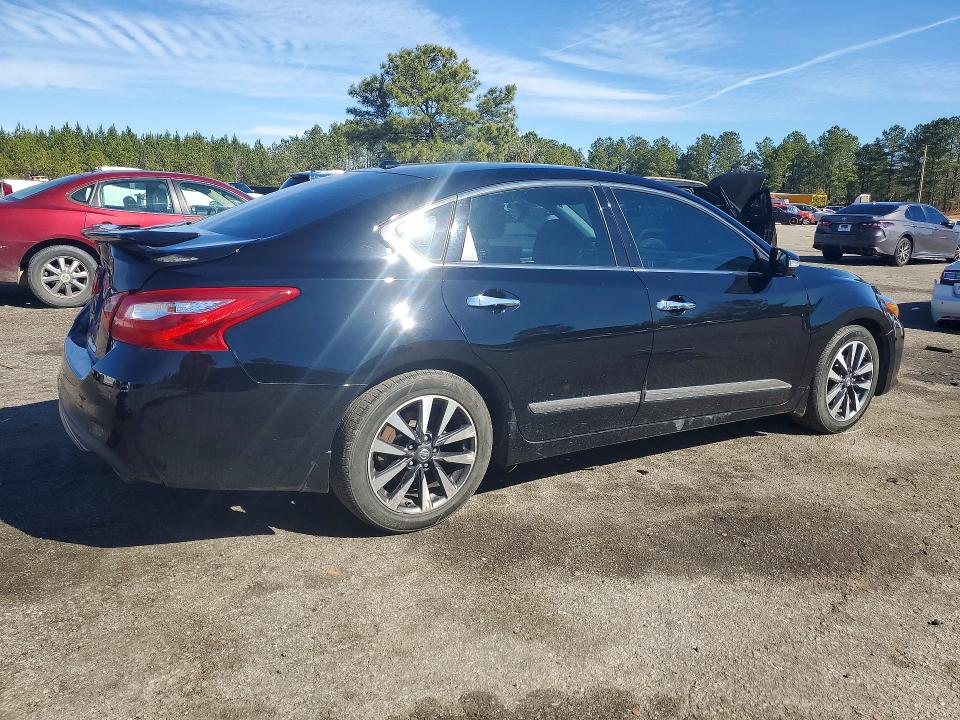 Photo 3 from auction – 2017 NISSAN ALTIMA 2.5 with VIN 1N4AL3AP1HC210244