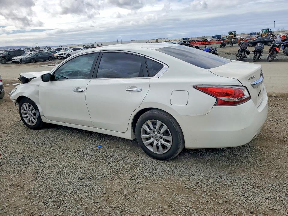 Photo 2 from auction – 2013 NISSAN ALTIMA with VIN 1N4AL3AP1DC255971