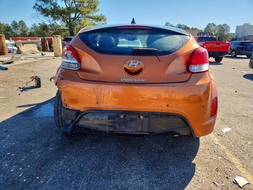 صورة رقم 6 من المزاد - 2016 HYUNDAI VELOSTER مع VIN KMHTC6AD9GU285773