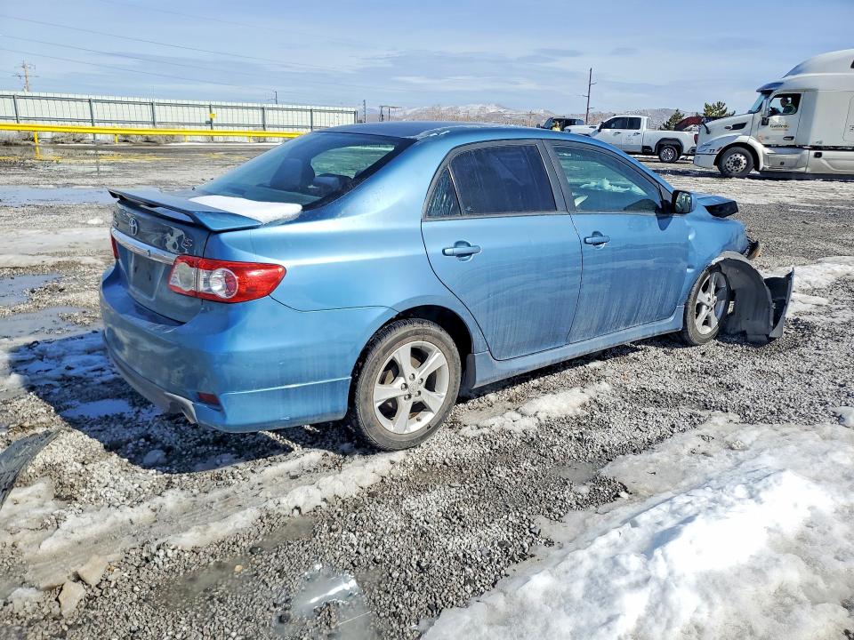 Foto 3 de la subasta – 2013 TOYOTA COROLLA con VIN 5YFBU4EE5DP109851