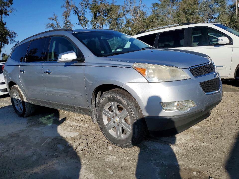 Photo 4 from auction – 2012 CHEVROLET TRAVERSE L with VIN 1GNKRGED9CJ342636