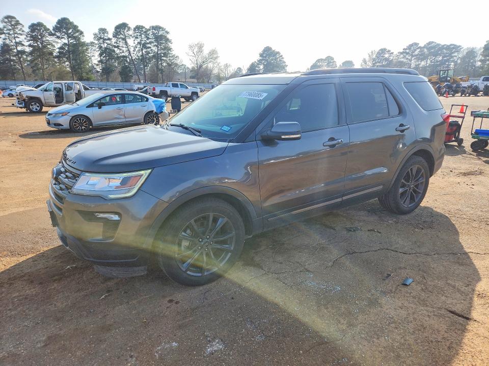 FORD EXPLORER 2018 with VIN 1FM5K7D81JGC68861 - Photo from auction