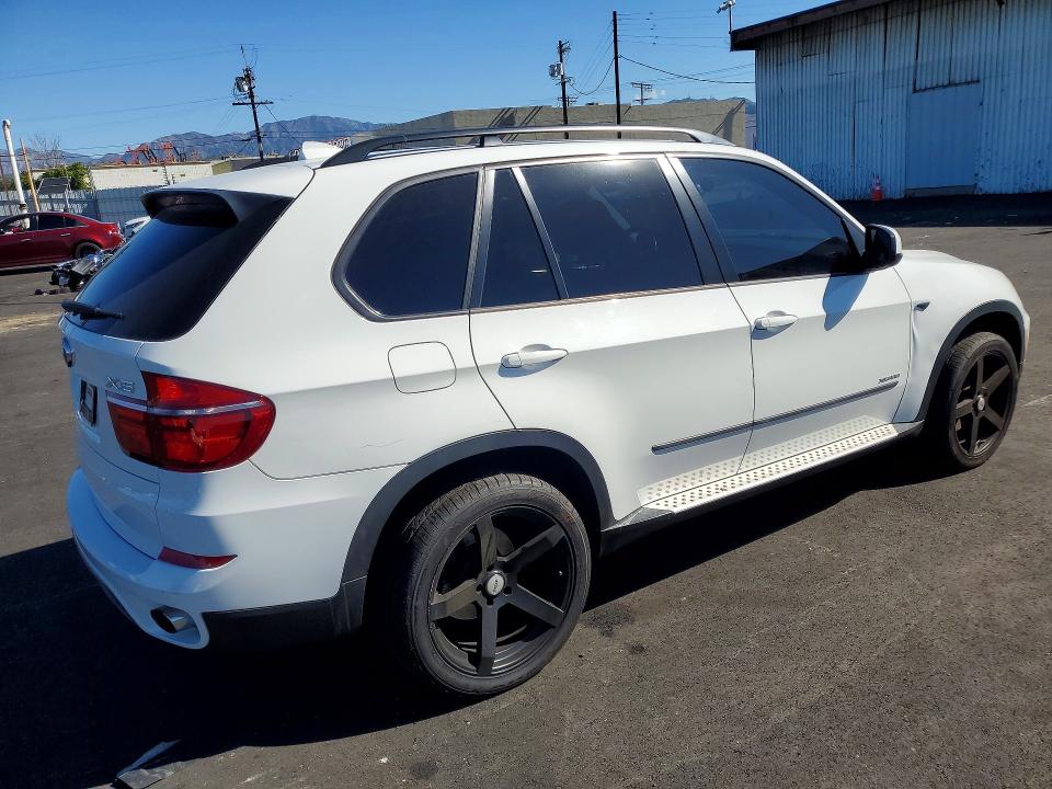 Photo 3 from auction – 2011 BMW X5 XDRIVE3 with VIN 5UXZV4C53BL741430