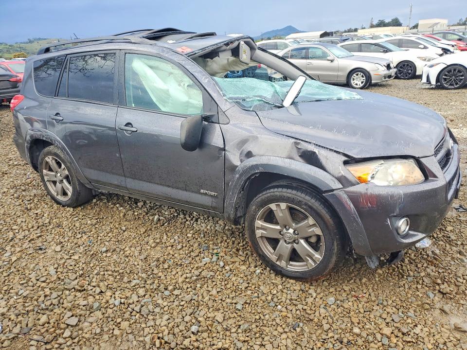 Photo 4 from auction – 2011 TOYOTA RAV4 with VIN 2T3WK4DV4BW011776