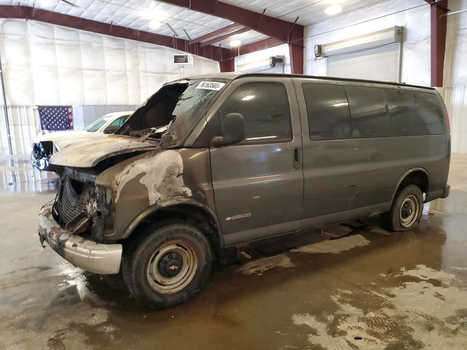 CHEVROLET CHEVY EXPR 1998 with VIN 1GAGG25R6W1102668 - Photo from auction