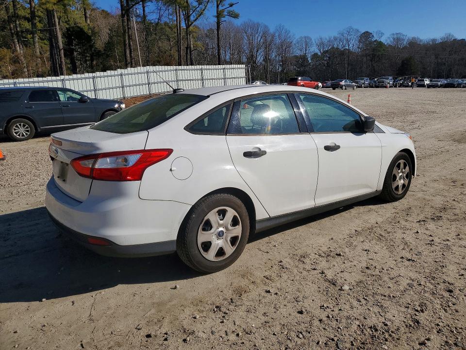 Photo 3 from auction – 2012 FORD FOCUS S with VIN 1FAHP3E26CL230905