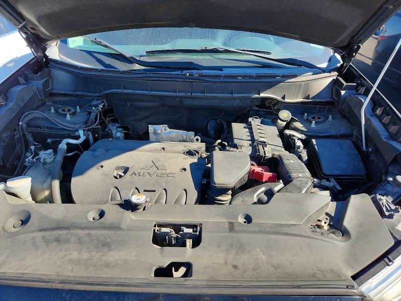 Zdjęcie 11 z aukcji – 2015 MITSUBISHI OUTLANDER z VIN 4A4AP3AW8FE052484